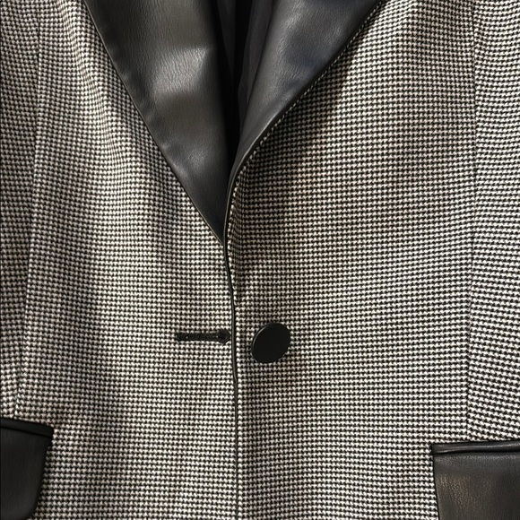 Express Blazer - Picture 2 of 9